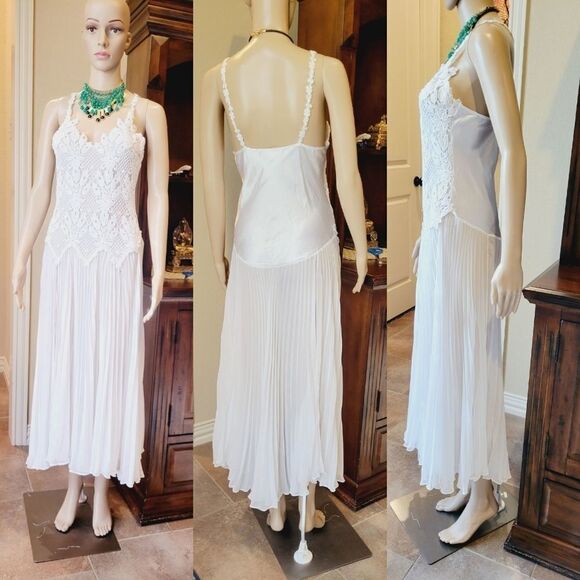 Vintage Flora Nikrooz ivory white nightgown dress. - Picture 16 of 16